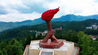 井冈山火炬雕塑大气航拍