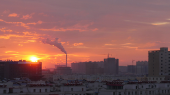 新疆伊宁市唯美城市落日延时视频