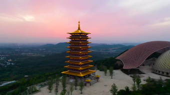 航拍南京佛教名山佛顶塔晚霞