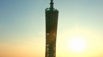 航拍广州地标建筑广州塔
