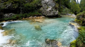 实拍青山绿水小溪河流视频