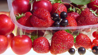 新鲜的甜水果和浆果